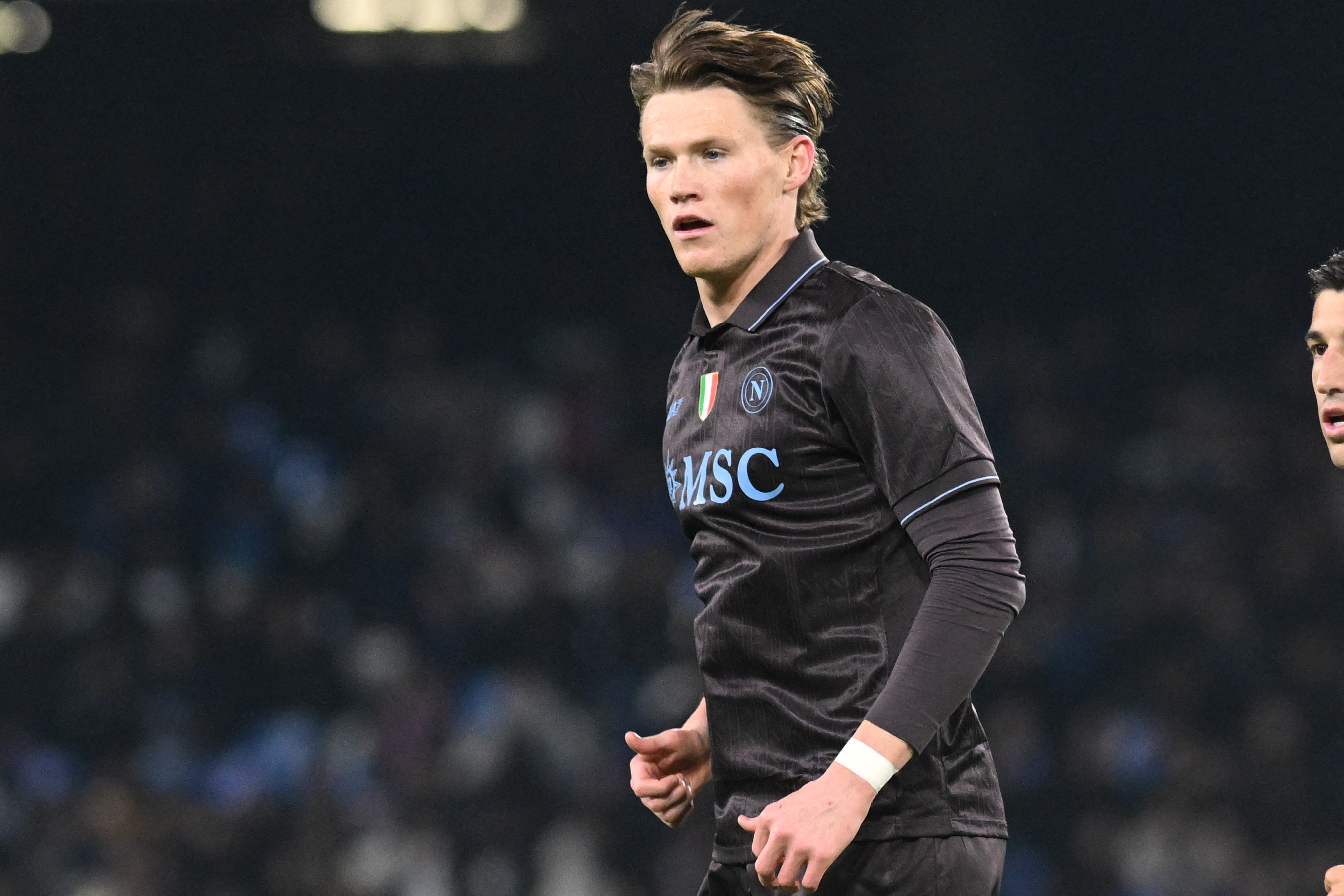 歐聯戰報-斯基拉：那不勒斯想和麦克托米奈涨薪续约，视他为非卖品