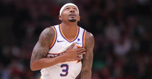 转机！比尔愿放弃交易否决权 或联手字母哥利拉德